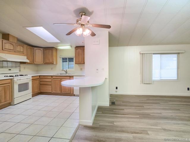 1930 W San Marcos Blvd, San Marcos CA: https://media.crmls.org/mediaz/efd5d222-6ef9-419f-bb98-3b45b8b850ec.jpg