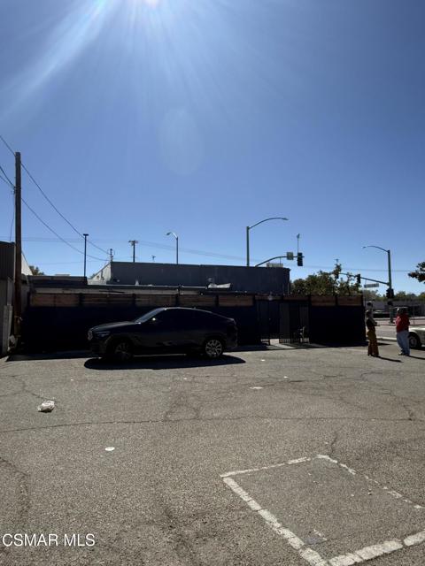 1255 W Avenue I, Lancaster CA: https://media.crmls.org/mediaz/efd5ffe1-2a59-4977-bdfe-d6e9da9c653c.jpg