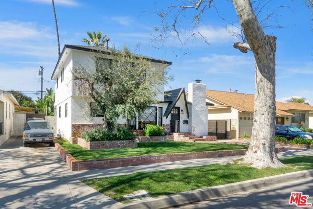 4723 Autry Avenue, Long Beach CA: https://media.crmls.org/mediaz/efd619b5-17d2-4aee-b534-553dedcbe2ab.jpg