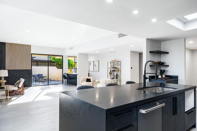 Kitchen Island to entertaining area