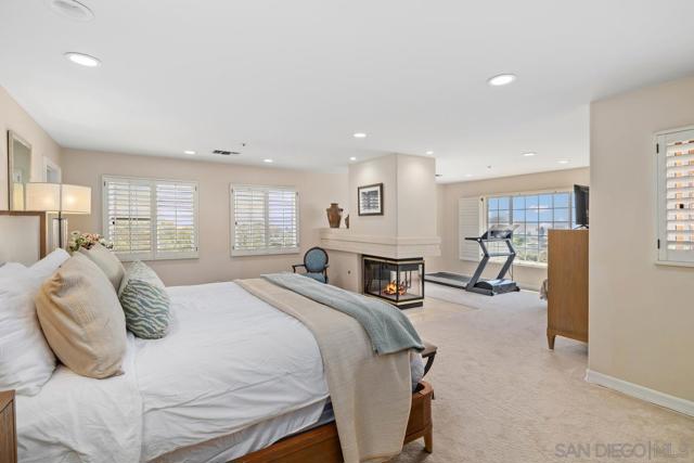 4753 Gabriel Way, La Mesa CA: https://media.crmls.org/mediaz/efd6eaa7-98cc-4744-bc0e-49c7530bc90a.jpg