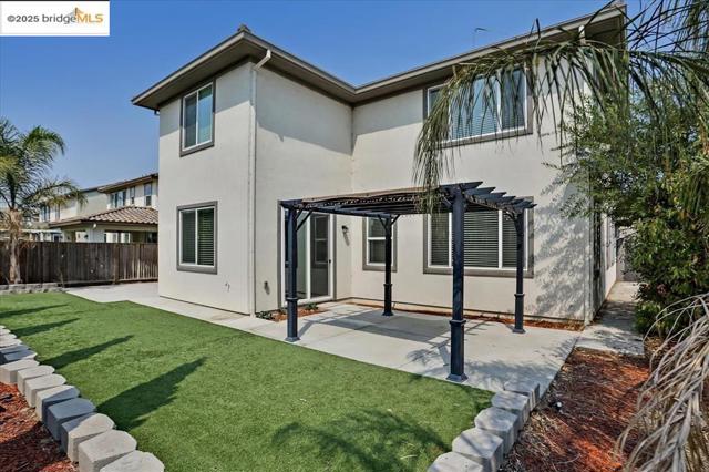809 BLUESTONE DR, Oakley CA: https://media.crmls.org/mediaz/efd72840-6542-443f-a339-1f34ddc86d3d.jpg