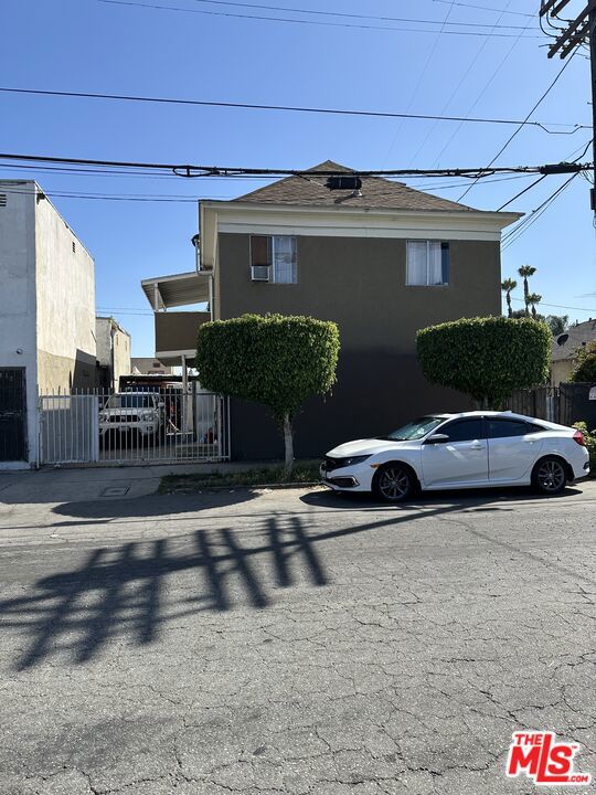 Multifamily at 554 E 36th Street