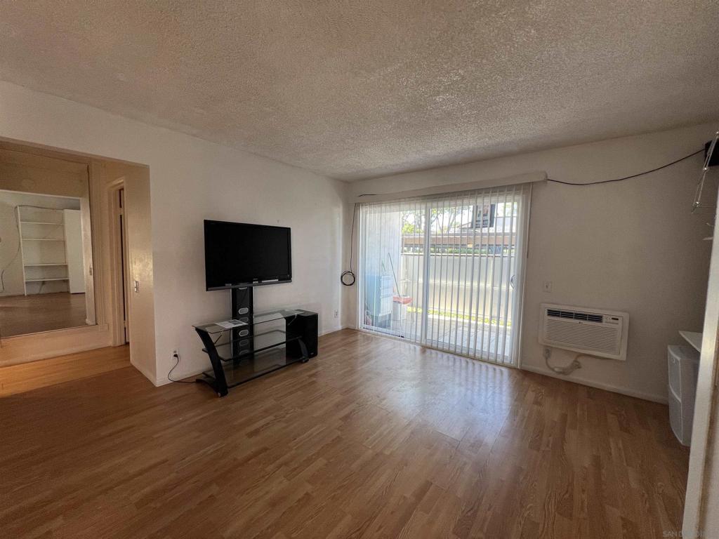 8043 Caminito De Pizza - photo 4