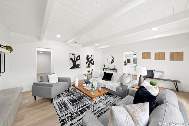 13764 Jamul DR, Jamul CA: https://media.crmls.org/mediaz/efd976e5-5073-495c-b188-fc82d0df5ab3.jpg