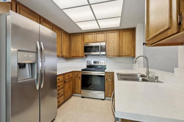 2378 Cheshire Place, San Leandro CA: https://media.crmls.org/mediaz/efd98beb-1606-42ab-ae4f-4d04f962e8f7.jpg