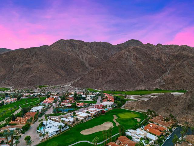 77205 Loma Vista, La Quinta CA: https://media.crmls.org/mediaz/efd9e52d-4c4e-4498-a065-c98a171b3ad5.jpg