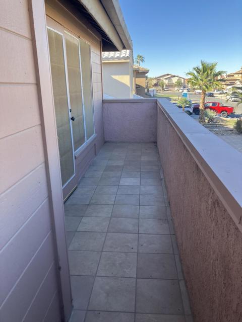 18125 Harbor Drive Drive, Victorville CA: https://media.crmls.org/mediaz/efda37eb-a887-47fc-934e-356e92521c0b.jpg