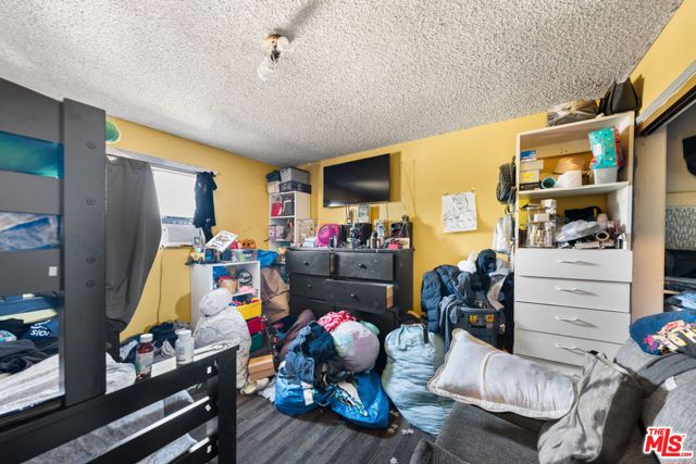 1114 S Kern Avenue, Los Angeles CA: https://media.crmls.org/mediaz/efda95ca-2680-4c6e-a17d-17bceeb8c287.jpg