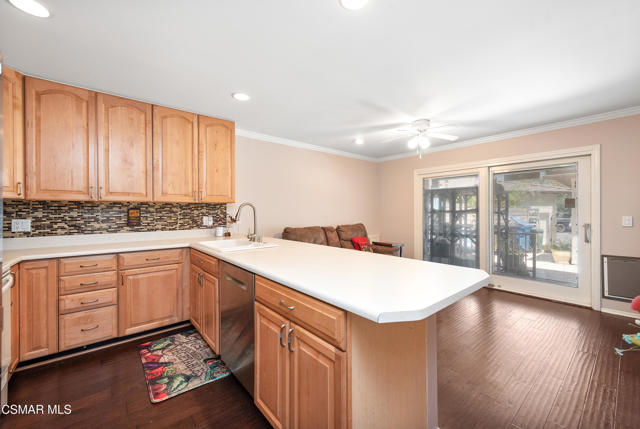 1122 Canterford Circle, Westlake Village CA: https://media.crmls.org/mediaz/efdb1daf-c016-4832-897e-e0353e75f4e6.jpg