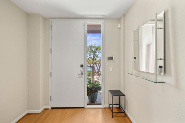 2853 Regatta Drive, Oakland CA: https://media.crmls.org/mediaz/efdb309c-16d8-4098-b08d-a58585a83085.jpg