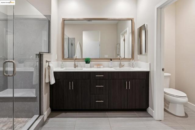 1405 Wood Street, Oakland CA: https://media.crmls.org/mediaz/efdb5d93-bea7-4a26-a5bf-05f42bfadf8a.jpg