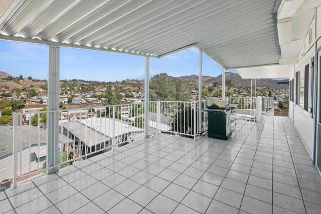 9500 Harritt Rd, Lakeside CA: https://media.crmls.org/mediaz/efdb602f-b55d-4081-9ba8-99aa62990b48.jpg