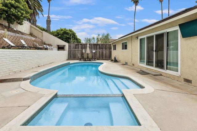 833 Halecrest Drive, Chula Vista CA: https://media.crmls.org/mediaz/efdc027c-535e-4e9c-8c64-d04dbbb7b8b2.jpg