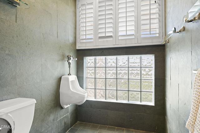 7090 El Malabar Drive, Ventura CA: https://media.crmls.org/mediaz/efdc34e6-b1f5-443e-9487-4f4ffeb4ab39.jpg
