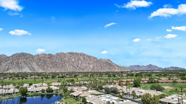 80671 Cherry Hills Drive, La Quinta CA: https://media.crmls.org/mediaz/efdc4d5f-9f36-46fa-a69b-7d4953880f6c.jpg