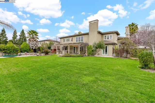 1037 Sunset Creek Ln, Pleasanton CA: https://media.crmls.org/mediaz/efdc784e-87a1-4d1b-ba0c-e27225b69e50.jpg
