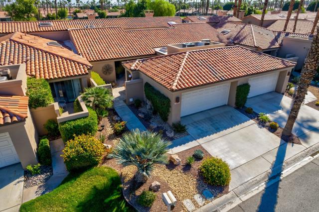 38348 Zinnia E Lane, Palm Desert CA: https://media.crmls.org/mediaz/efdcb34f-88f9-4f8e-8b3b-cd5bd187a5ca.jpg