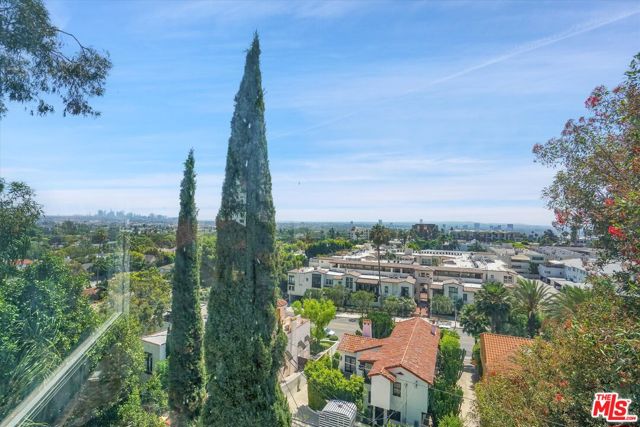 7942 Hillside Avenue, Los Angeles, California 90046, 5 Bedrooms Bedrooms, ,5 BathroomsBathrooms,Single Family Residence,For Sale,Hillside,24433131