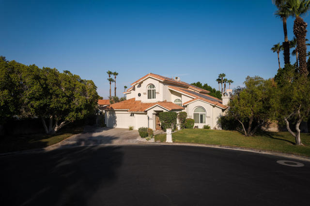 201 Augusta Drive, Palm Desert CA: https://media.crmls.org/mediaz/efdd02c7-9af4-42cf-879c-eefaf460cf0d.jpg