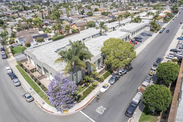 6602 Beadnell Way, San Diego CA: https://media.crmls.org/mediaz/efdd1b24-3409-401c-a7de-8ecff4e661ff.jpg