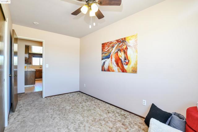 918 Carpenter Rd, Oakley CA: https://media.crmls.org/mediaz/efdde71e-43cb-44c5-a288-d3b85cd89472.jpg