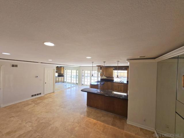 68 E Bonita Rd, Chula Vista CA: https://media.crmls.org/mediaz/efdecd2f-32c8-4161-ad12-e7d34b8358ae.jpg