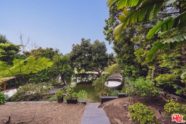 295 Mabery Road, Santa Monica CA: https://media.crmls.org/mediaz/efdf331a-0d4d-49bf-a930-c4e3d85e1d84.jpg