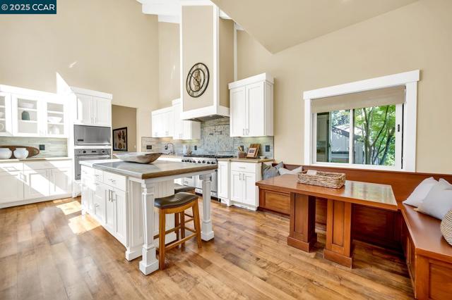 691 Old Jonas Hill Rd, Lafayette CA: https://media.crmls.org/mediaz/efdf36dc-87f0-4a5e-bfe6-bdaa6f0e0145.jpg