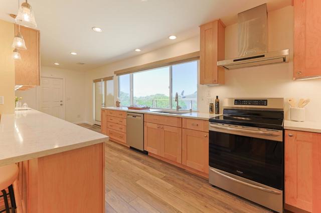 9355 Holly Oak Way, Salinas CA: https://media.crmls.org/mediaz/efdf5f0e-d00c-4157-b0fa-98119a7582c1.jpg