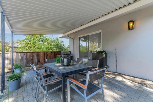 3300 Plateau Drive, Belmont CA: https://media.crmls.org/mediaz/efdf6ce2-2b2a-4253-b00f-5d9004cf6038.jpg