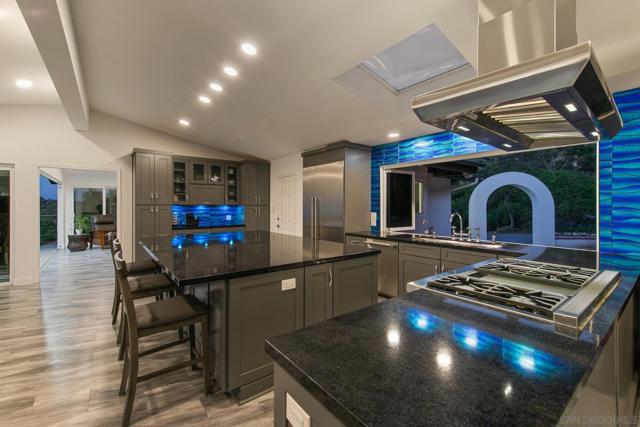 5030 Helix Ter, La Mesa CA: https://media.crmls.org/mediaz/efdf6ff6-236b-4a54-88f9-5f14cf49c020.jpg