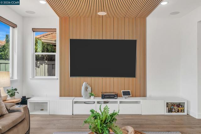 1553 S Perkins Place, Mountain House CA: https://media.crmls.org/mediaz/efdf8586-eb3d-4dda-afdd-1190576acacc.jpg