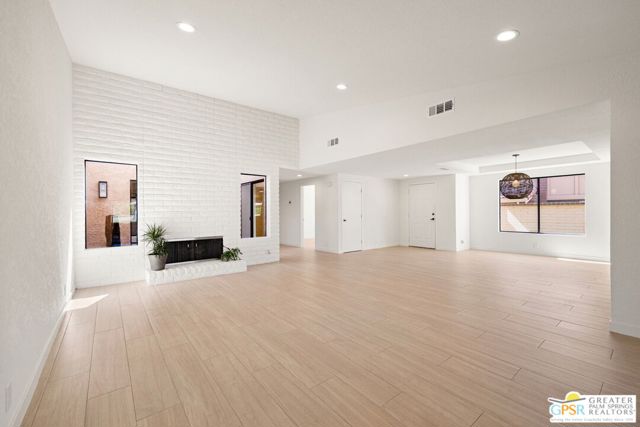 6 Joya Drive, Palm Desert CA: https://media.crmls.org/mediaz/efe085fa-8eee-414e-a4ba-3458723d4e75.jpg
