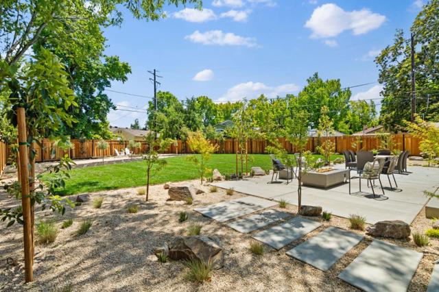 2330 Sierra Court, Palo Alto CA: https://media.crmls.org/mediaz/efe14b59-af4e-42dc-8791-1ce76b04a451.jpg
