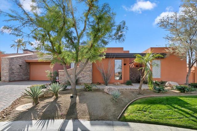 79965 Del Sol A Sol, La Quinta CA: https://media.crmls.org/mediaz/efe18c33-b18d-4288-b505-334ada202c88.jpg