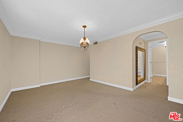 4949 Genesta Avenue, Encino CA: https://media.crmls.org/mediaz/efe1dca7-ba9a-4479-a5b6-0b202b9adb06.jpg