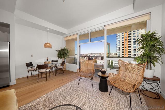 350 W Ash St, San Diego CA: https://media.crmls.org/mediaz/efe302f5-b966-42ad-b305-ee17c4a027d9.jpg