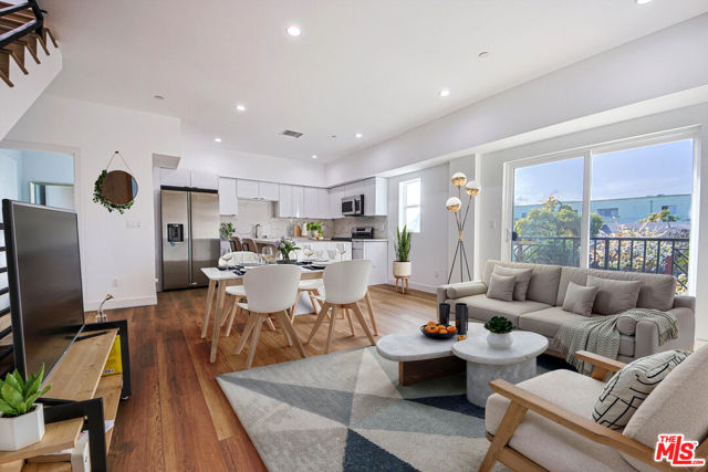954 N Kingsley Drive, Los Angeles CA: https://media.crmls.org/mediaz/efe314dc-b357-4904-ac32-2497bb6f7a3a.jpg