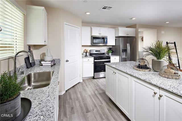 Detail Gallery Image 4 of 15 For 4362 W Avenue J4, Lancaster,  CA 93536 - 3 Beds | 2 Baths