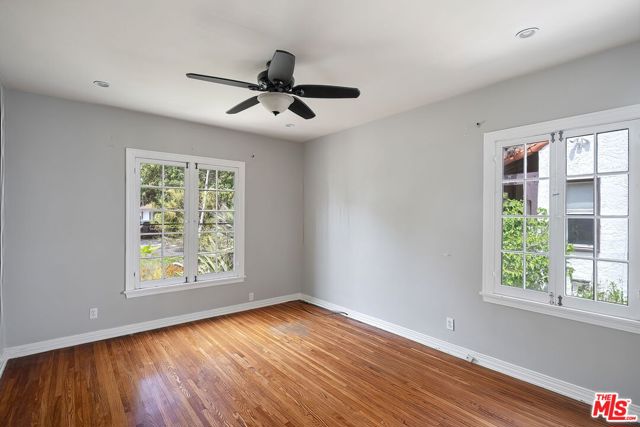 2558 Kelton Avenue, Los Angeles CA: https://media.crmls.org/mediaz/efe369bf-e243-492c-ac7c-113ece530aaf.jpg