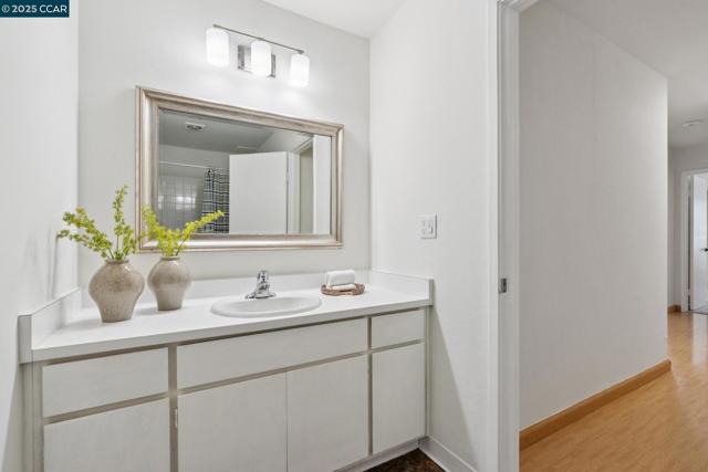 500 Vernon, Oakland CA: https://media.crmls.org/mediaz/efe3debe-b3bf-4fd6-aee1-69a9b9e9feff.jpg