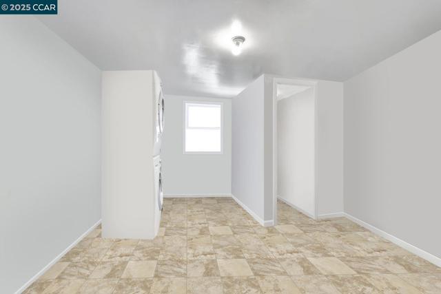 2014 109Th Ave, Oakland CA: https://media.crmls.org/mediaz/efe3f69e-7daf-40e0-98f7-33f96f0121aa.jpg