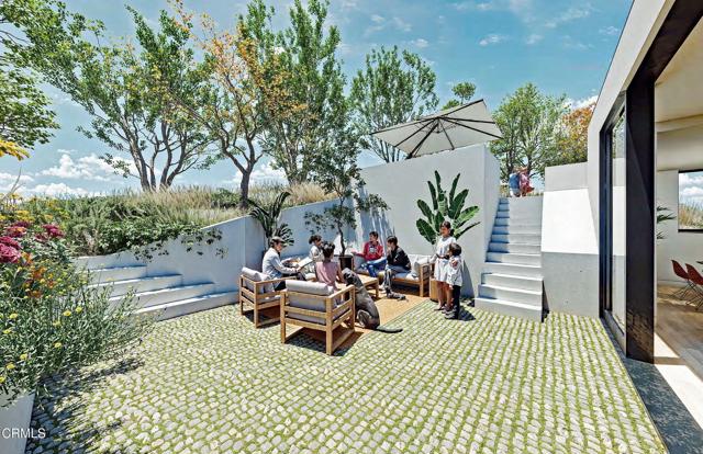 1070 N Oban Dr, Los Angeles CA: https://media.crmls.org/mediaz/efe40f53-c2a4-4d7a-829e-76a4c6764b5a.jpg