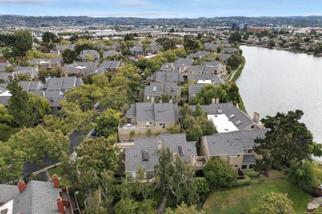 914 Shoreline Drive, San Mateo CA: https://media.crmls.org/mediaz/efe438d3-9ec9-4e87-b96d-335a0fd2d8e7.jpg