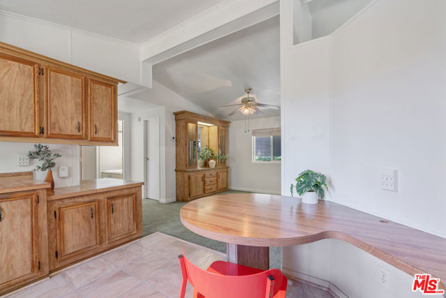 23777 Mulholland Highway, Calabasas CA: https://media.crmls.org/mediaz/efe454b7-3ea2-498f-b347-2614ad4beb2d.jpg