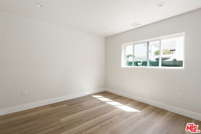 714 W 41st Place, Los Angeles CA: https://media.crmls.org/mediaz/efe4ba89-905f-4e94-a396-7abc68b6aacb.jpg