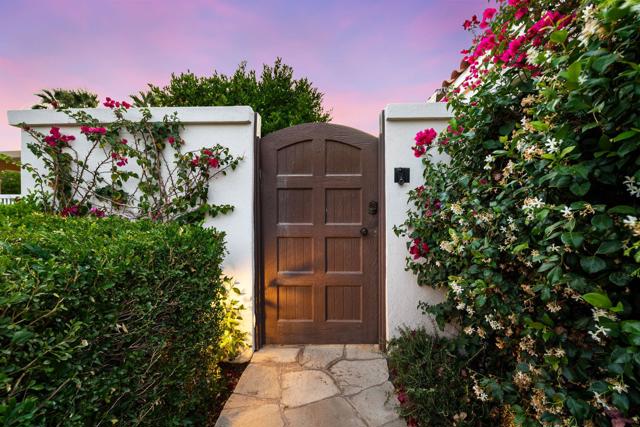 55197 Southern, La Quinta CA: https://media.crmls.org/mediaz/efe4c38d-1fc1-4760-ac34-57a1b8c6dc1e.jpg