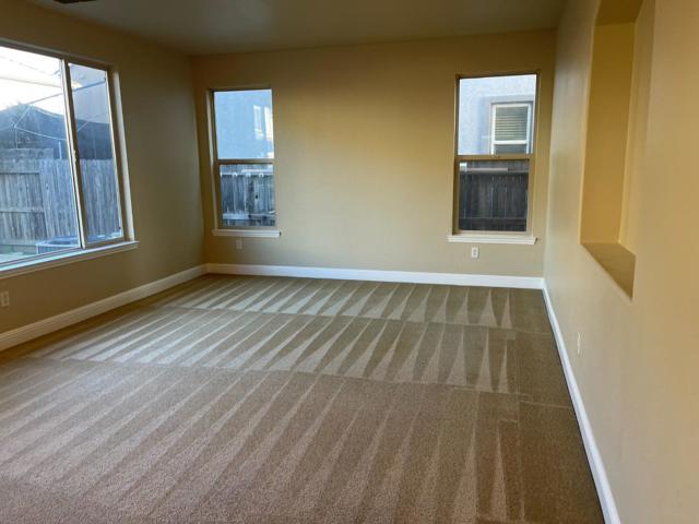 8747 Gessnger Dr, Elk Grove CA: https://media.crmls.org/mediaz/efe50bd6-2562-42fd-b74f-89f592de4e14.jpg