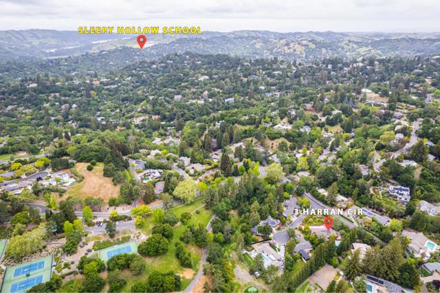 3 Harran Circle, Orinda CA: https://media.crmls.org/mediaz/efe5150c-ca2e-4744-81f6-072c440e1c58.jpg